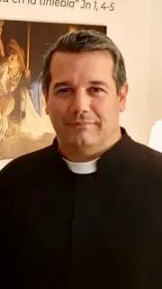 Padre Javier Olivera Ravasi